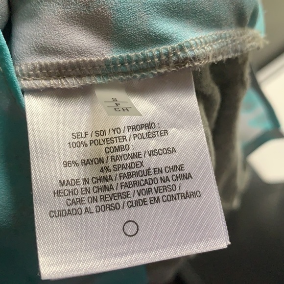 T Tahari Long Sleeve Blouse Skyblue Print Fall Blouse - Picture 4 of 5